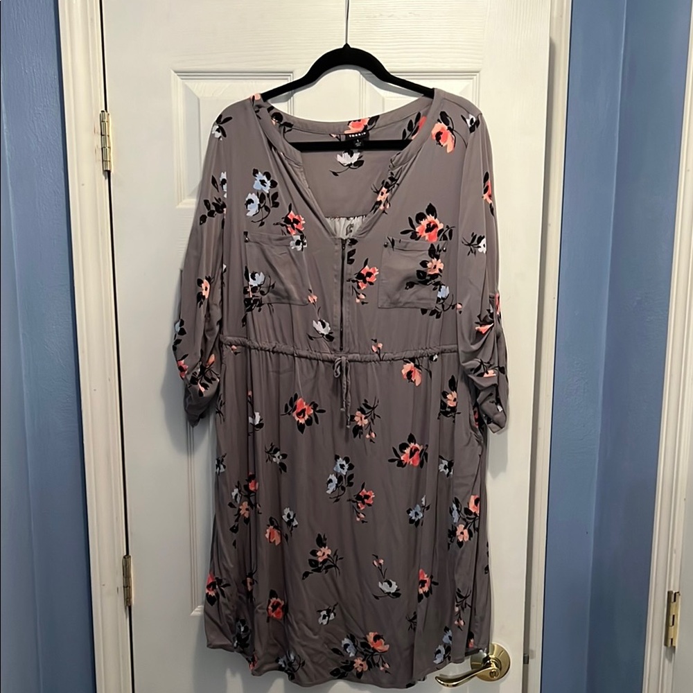 Torrid Charcoal Floral Tunic Top
